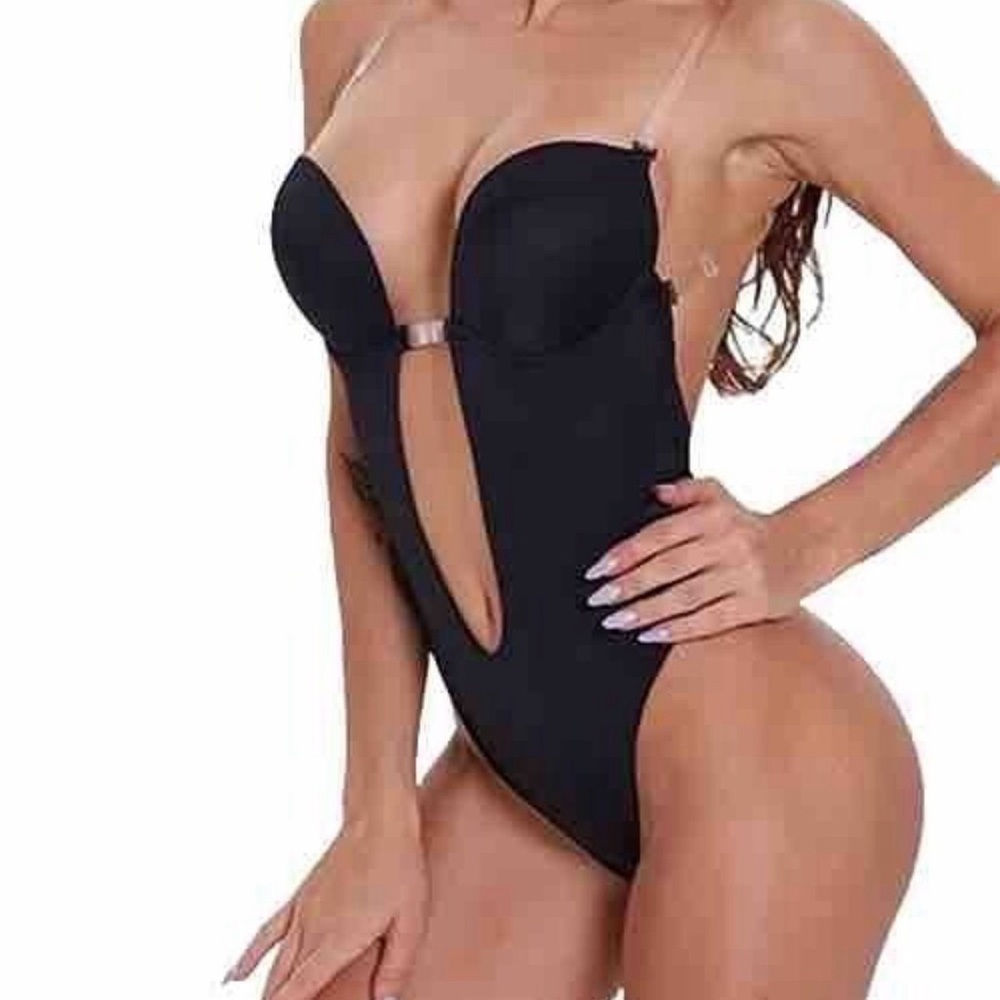 Plunge bodyshaper bra with detachable straps NWOT.